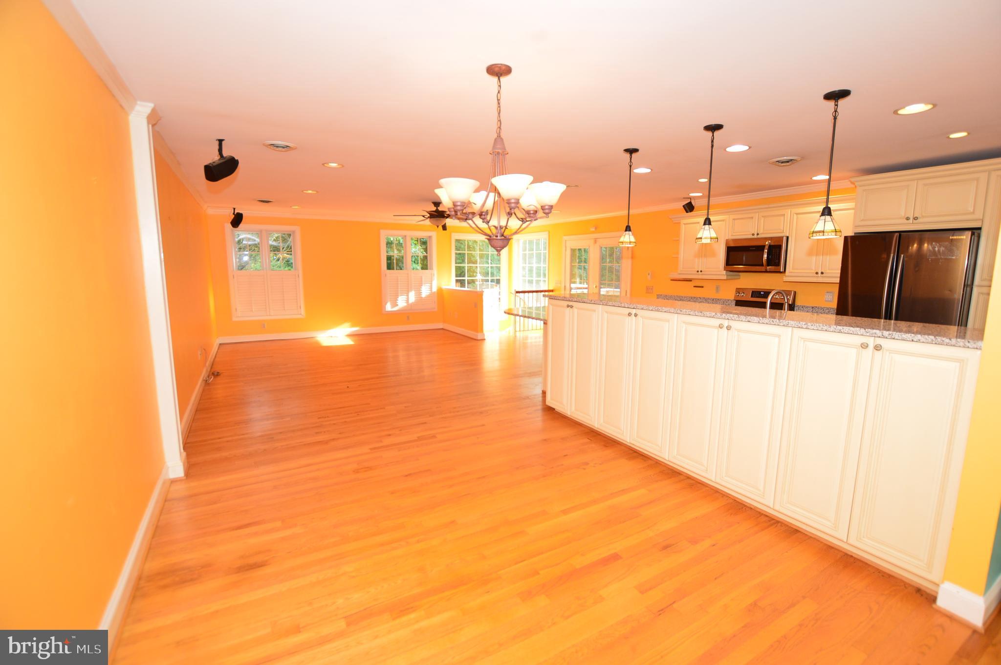 HILLSMERE SHORES - Residential