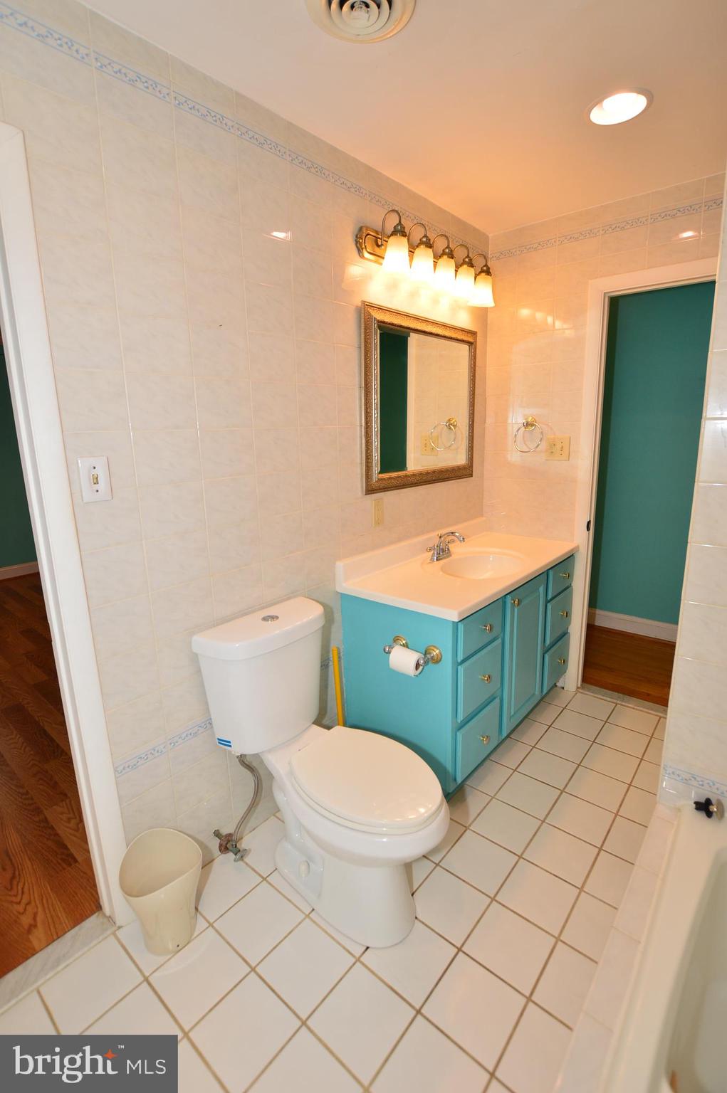 HILLSMERE SHORES - Residential