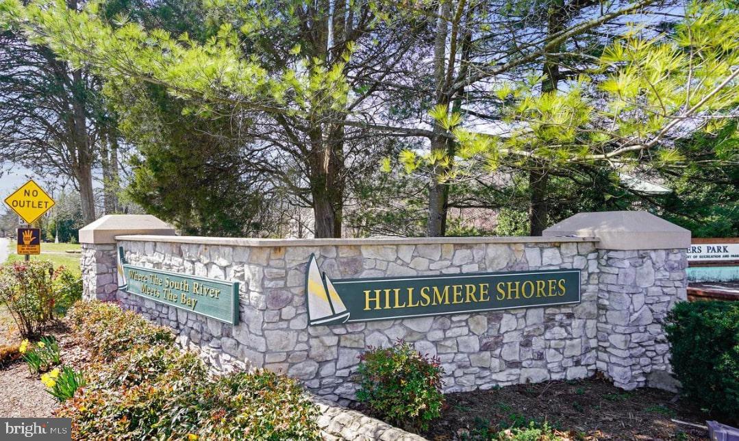 HILLSMERE SHORES - Residential