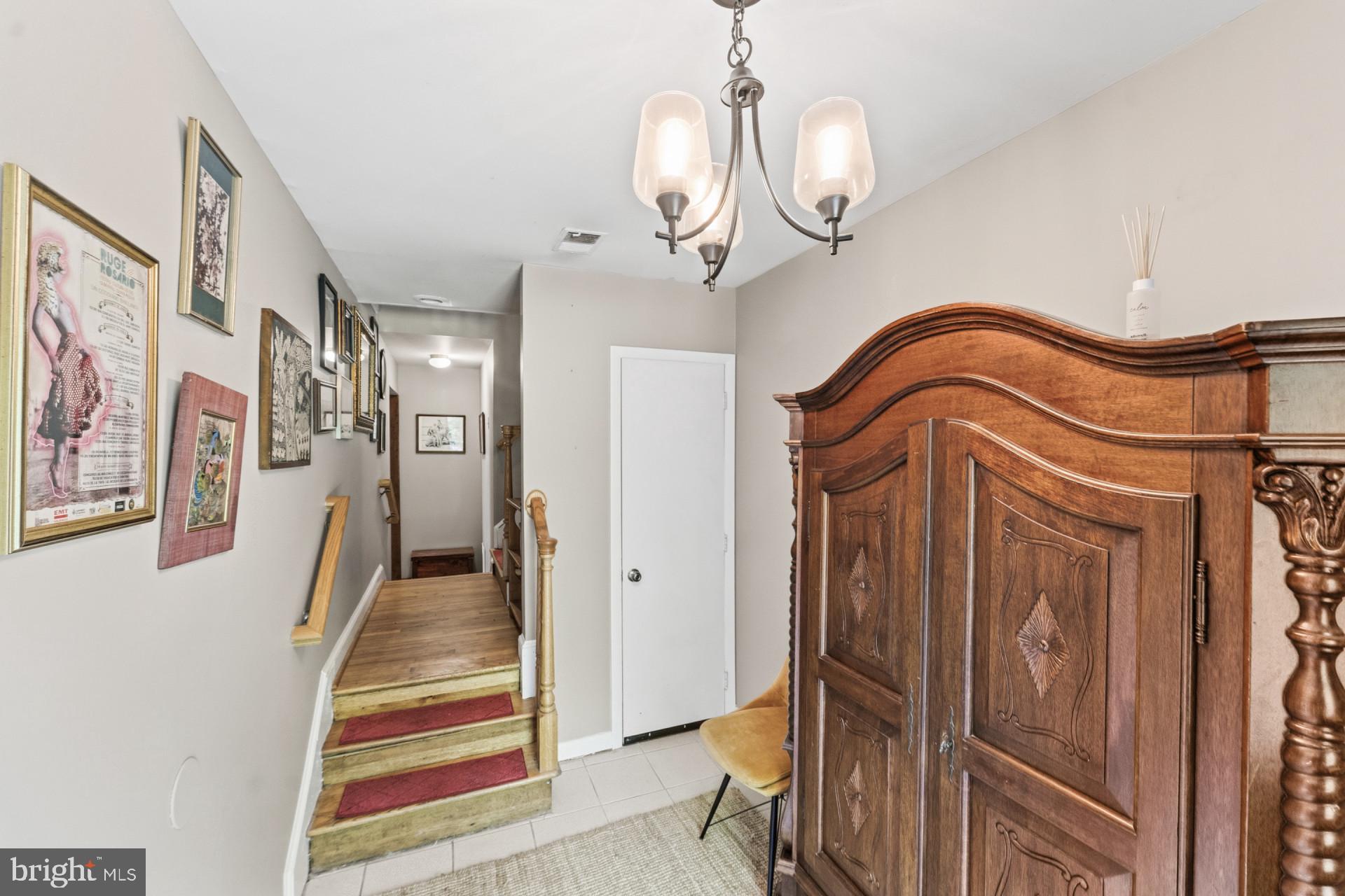 LAKE OCCOQUAN SHORES - Residential