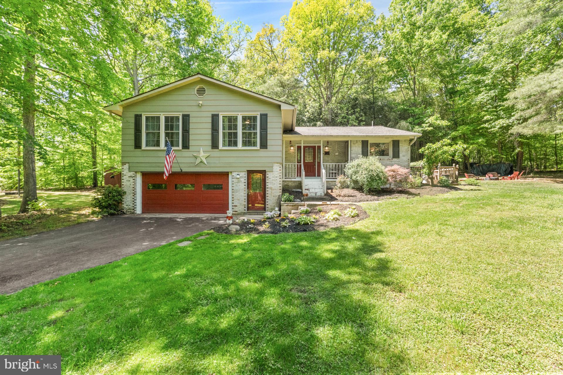 LAKE OCCOQUAN SHORES - Residential