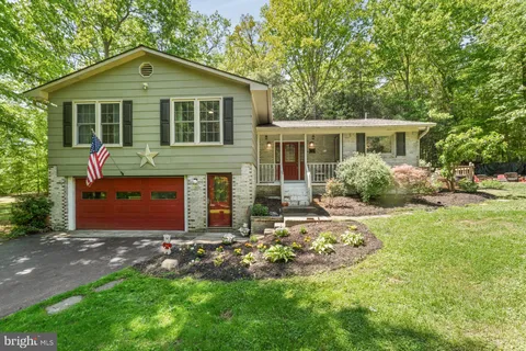 9900 Lake Occoquan Drive, Manassas, VA MLS: VAPW2119290