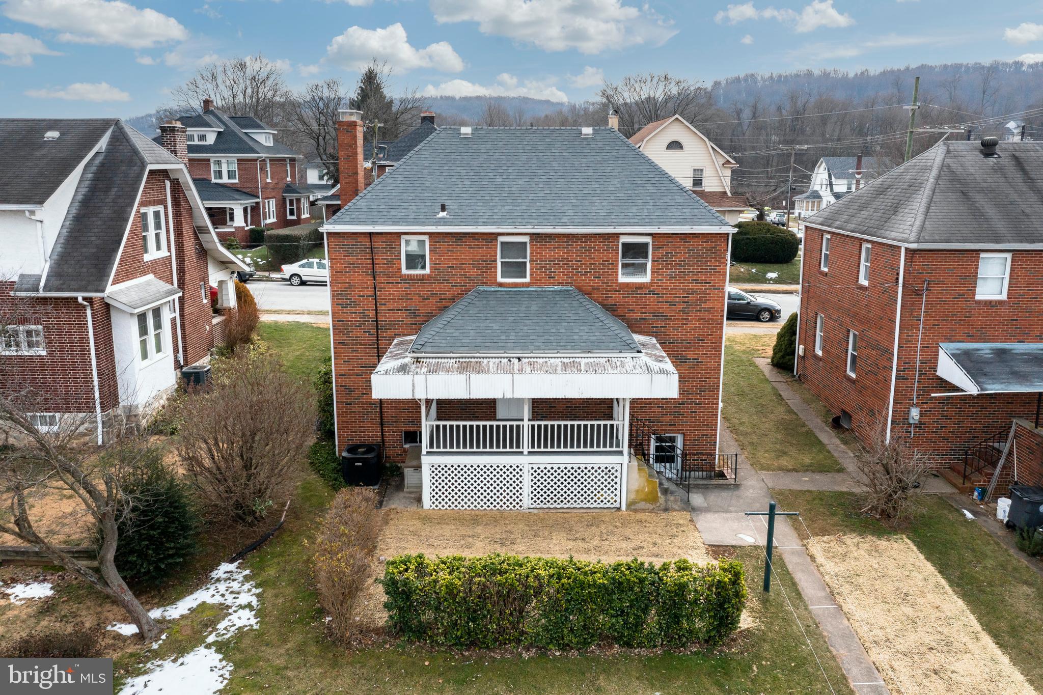 DOWNINGTOWN - Residential