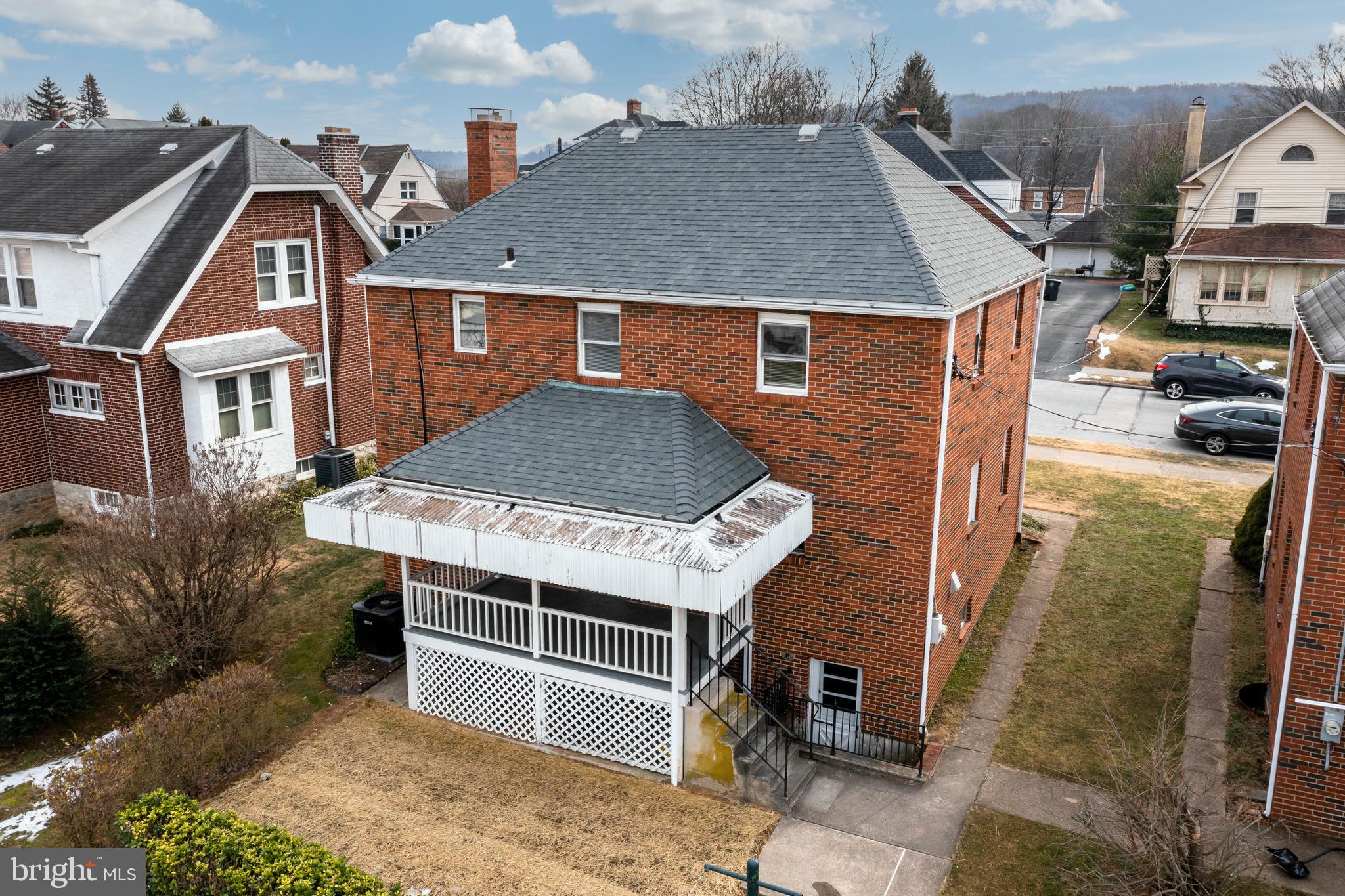 DOWNINGTOWN - Residential