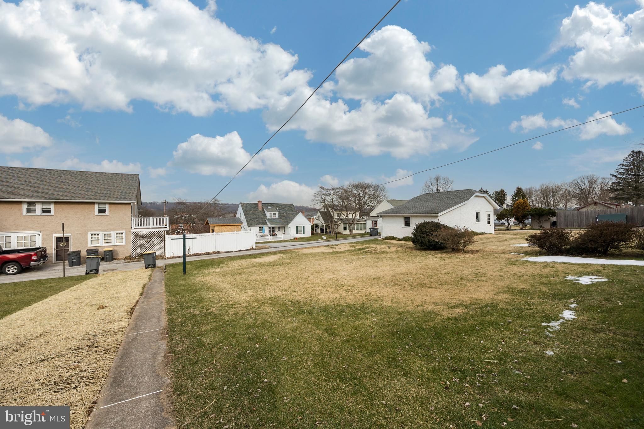 DOWNINGTOWN - Residential