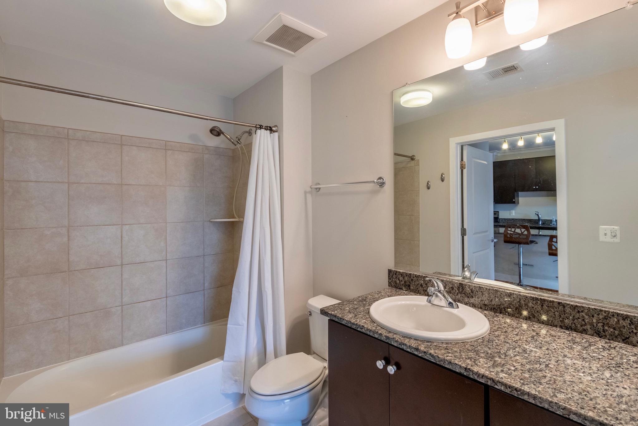 OLD TOWN COMMONS - Residential Lease