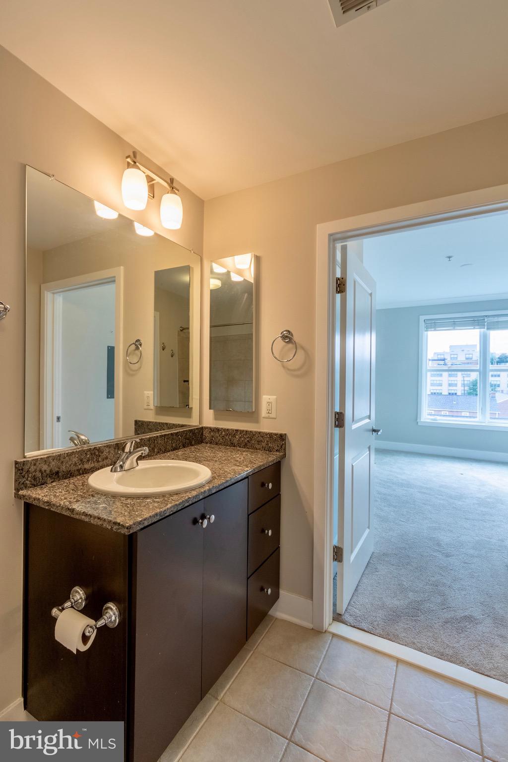 OLD TOWN COMMONS - Residential Lease