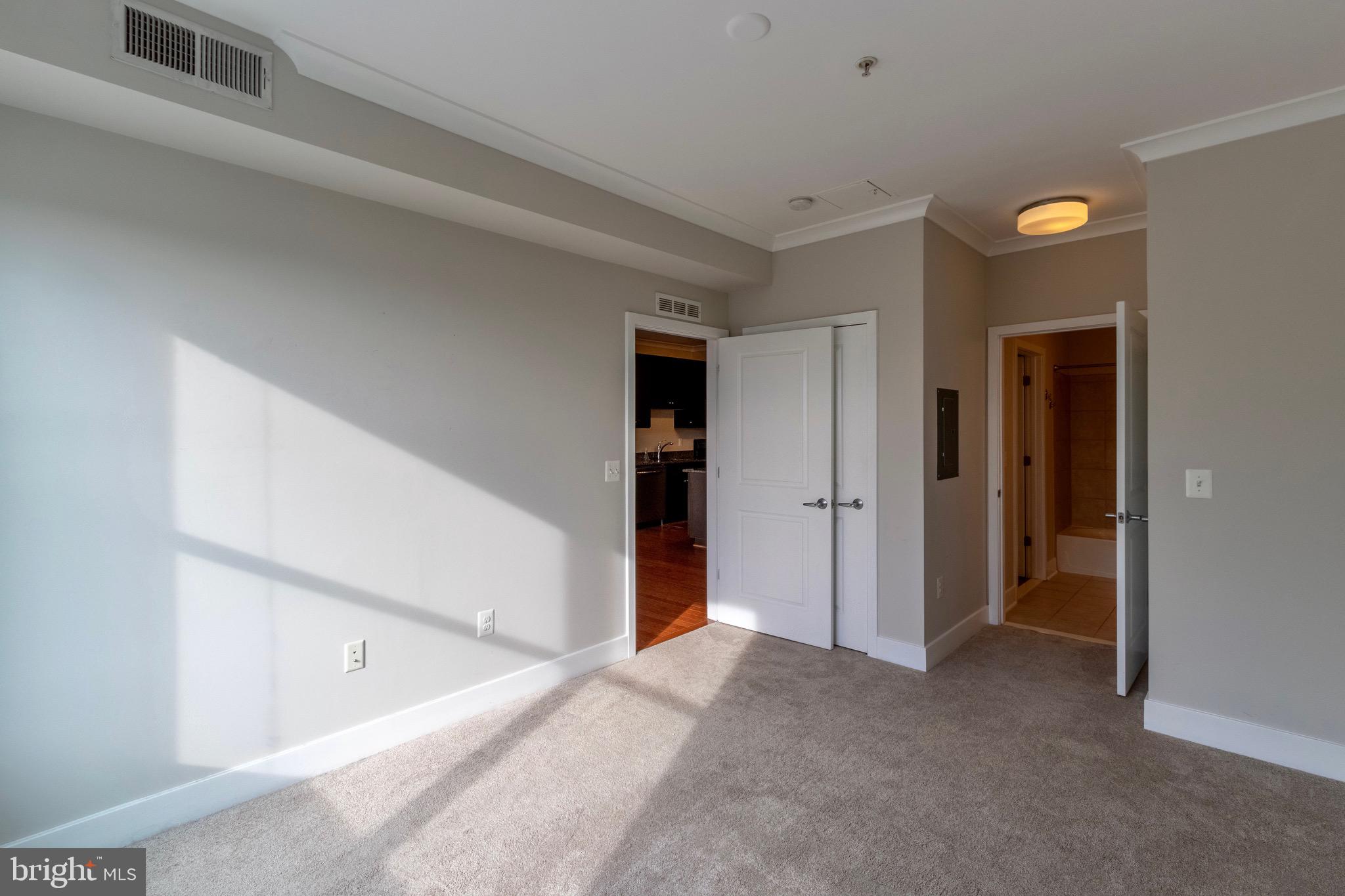 OLD TOWN COMMONS - Residential Lease