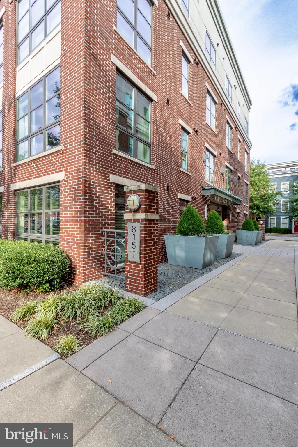 OLD TOWN COMMONS - Residential Lease