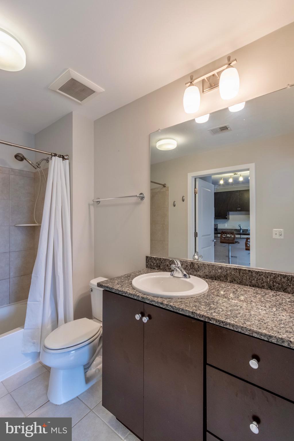 OLD TOWN COMMONS - Residential Lease