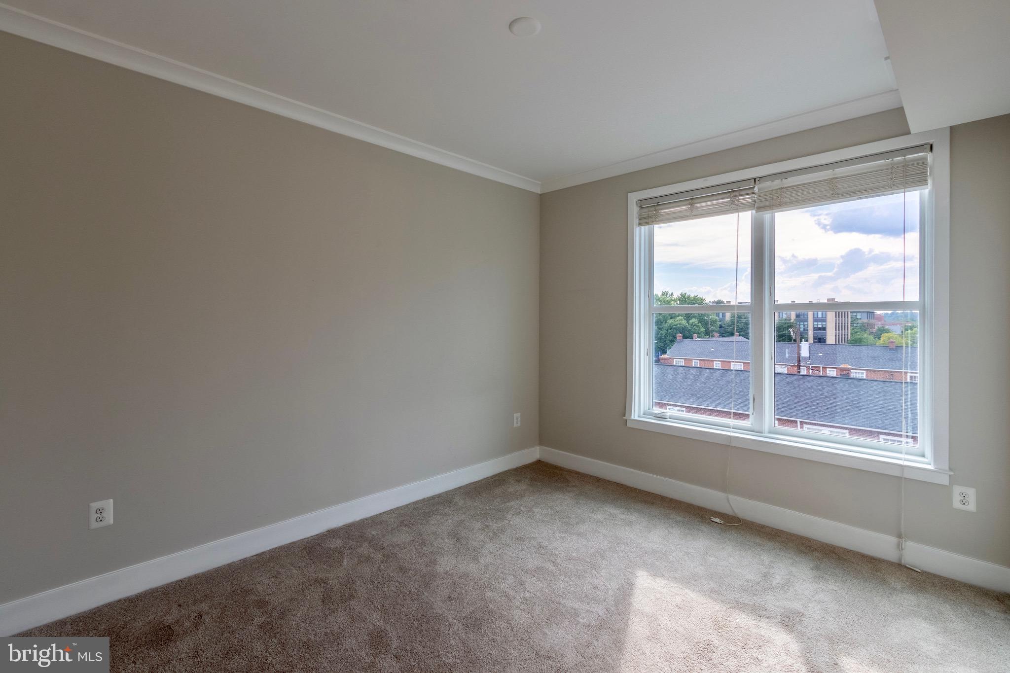 OLD TOWN COMMONS - Residential Lease