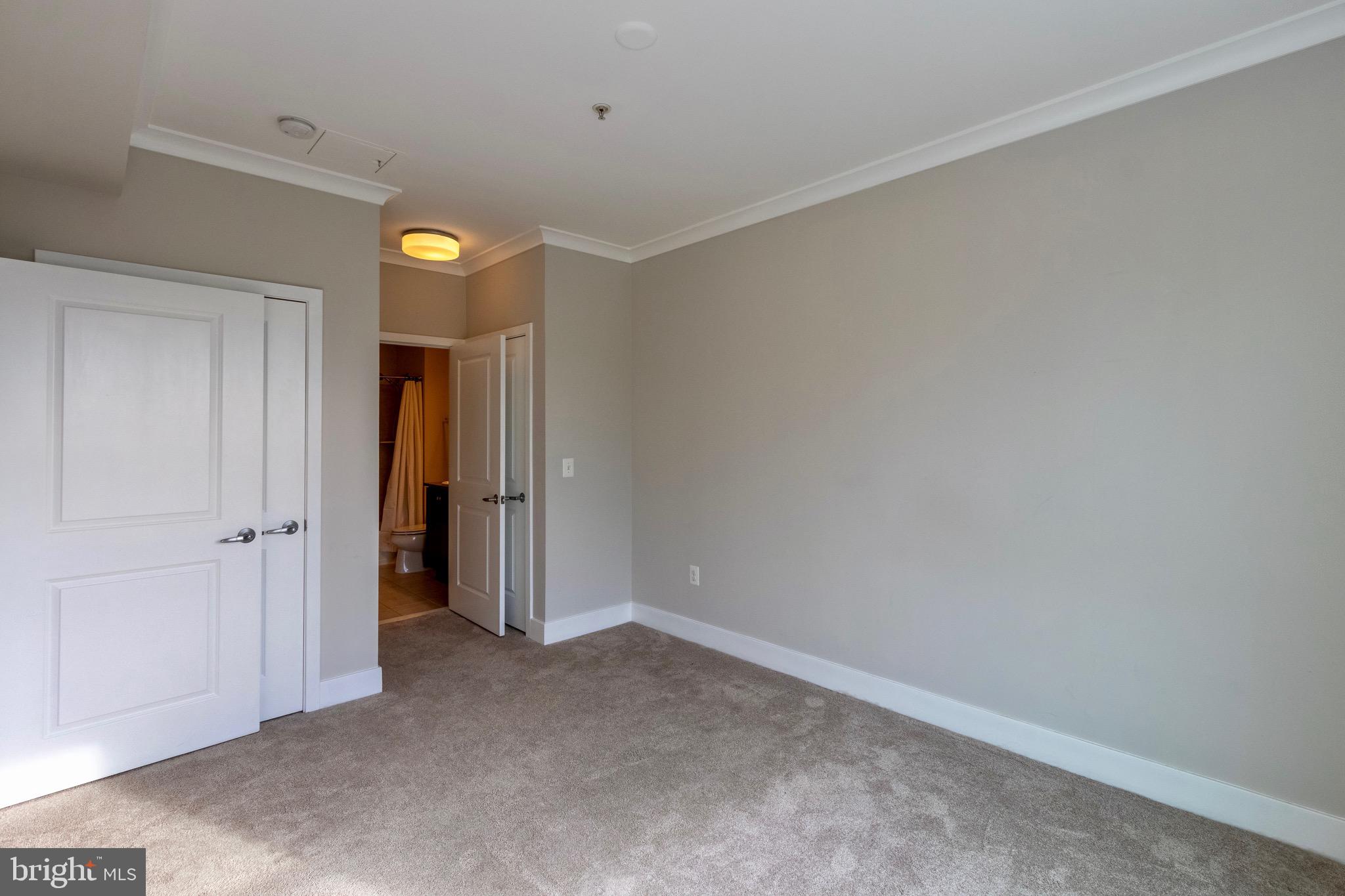 OLD TOWN COMMONS - Residential Lease