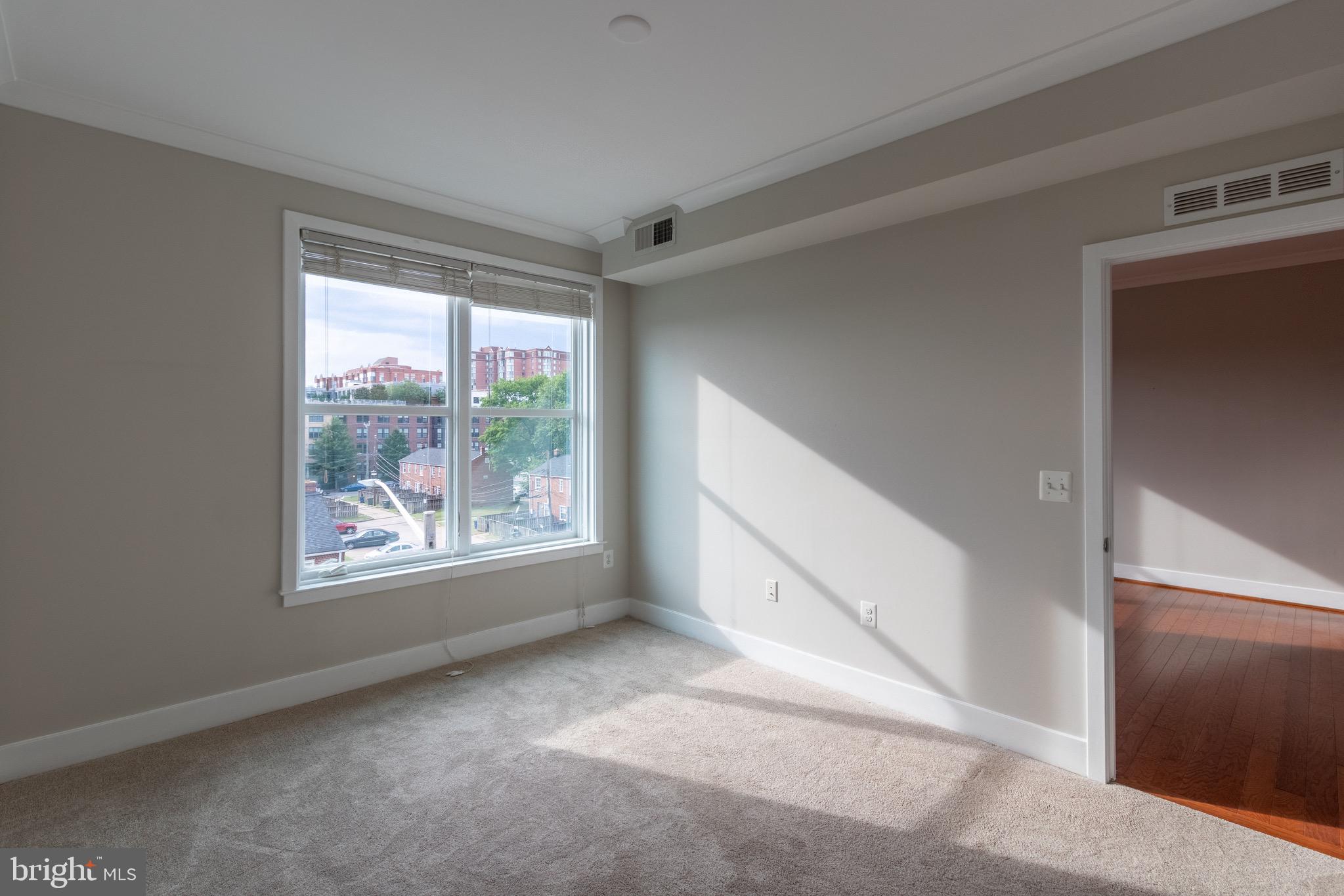 OLD TOWN COMMONS - Residential Lease