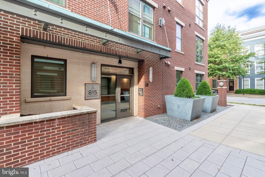 Situated within the sought-after North Old Town neighborhood, this upper-level unit with one bedroom plus a den offers the utmost in urban living convenience. Positioned in Old Town Commons, an energy-efficient community certified by LEED, this unit boasts a spacious, open living area adorned with hardwood floors, crown molding, and generous windows that welcome abundant sunlight. The modern kitchen is equipped with rich espresso cabinets, granite countertops, stainless steel appliances, and a generously sized eat-in island, perfect for hosting gatherings. The well-lit bedroom suite, featuring dual closets, is adjacent to the full condo bathroom showcasing a vanity with granite top, ceramic tile flooring, and a combined tub and shower. The separate den offers extra space for a home office, library, guest quarters, workout area, and more.  Additionally, an in-unit washer and dryer enhance convenience. Parking is effortless with an assigned garage space (#25), and a separate storage unit conveniently located on the parking level. The monthly condo fees will be paid by the landlord and include professional management, common area maintenance, trash and snow removal, exterior building maintenance, secure parking, and a communal bike storage spot. Nearby, the Charles Houston Recreation Center, just across the street, offers further amenities such as an outdoor pool, fitness facilities, a boxing center, and more. (Residents of the city can access daily, 3-month, 6-month, and annual passes at reduced rates.) The property is a brief distance from King Street and Del Ray's lively "The Avenue," which present an array of shopping and dining choices. Additionally, the newly established establishments in North Old Town, dog parks, the renowned Old Town farmers market, and the waterfront are all easily accessible. The central location also provides convenience to Braddock Road Metro, Ronald Reagan National Airport, Amazon HQ2, Trader Joe's, Harris Teeter, walking and biking trails, and much more! Experience the pleasure and convenience of living in charming Old Town Alexandria in these modern living quarters!