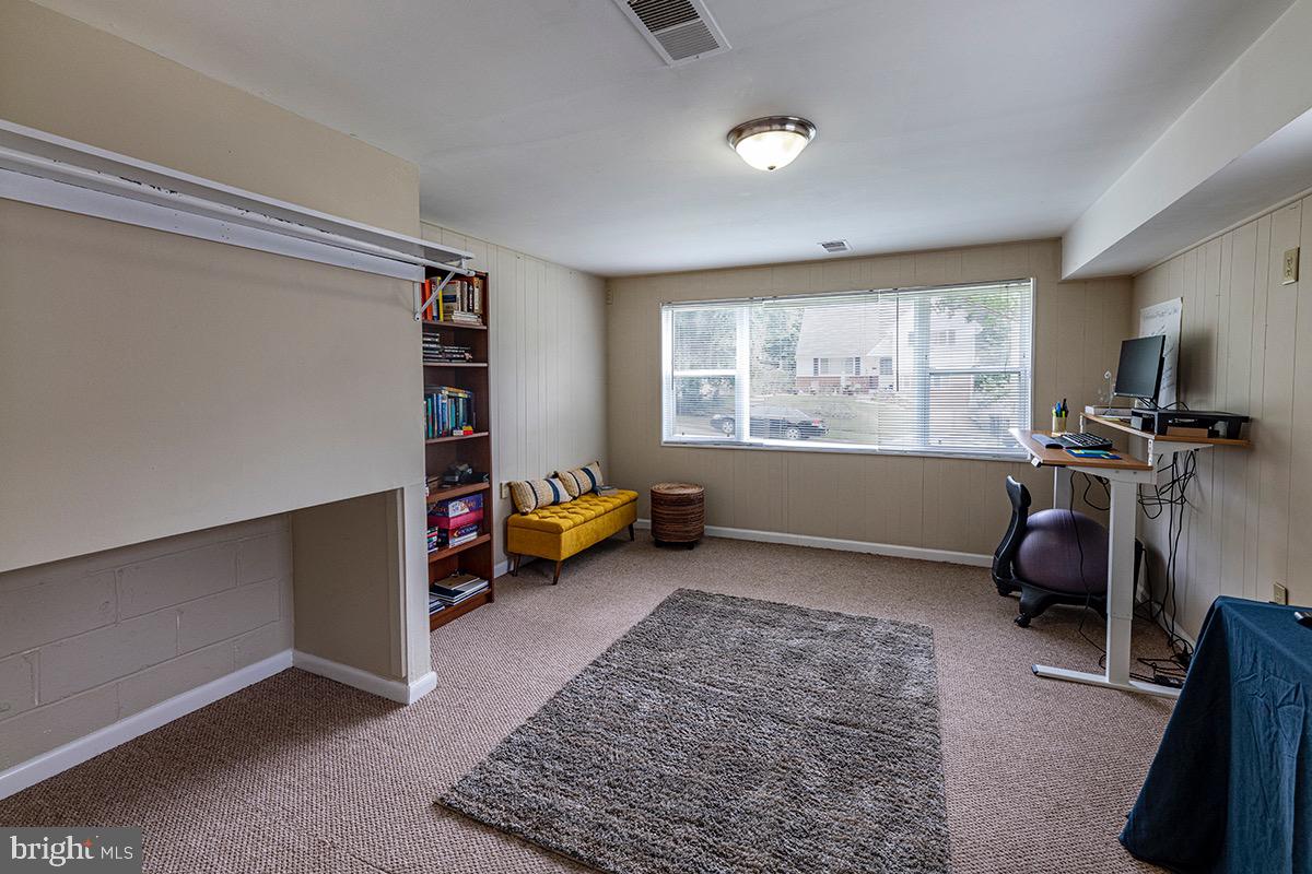 EAST RIVERDALE - Residential Lease