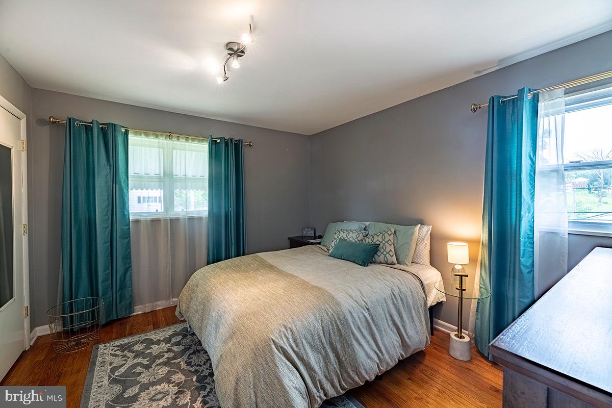 EAST RIVERDALE - Residential Lease