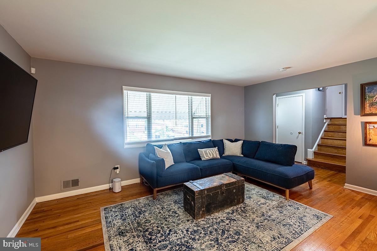 EAST RIVERDALE - Residential Lease