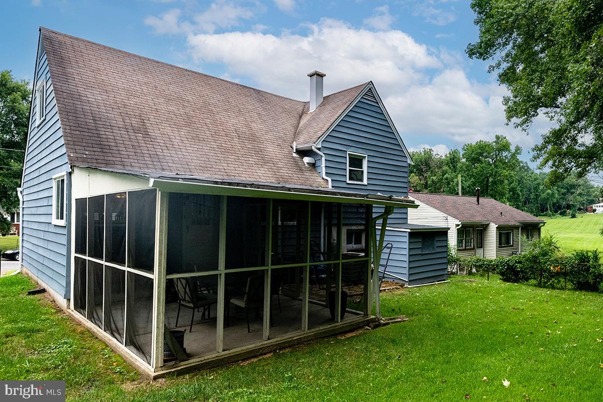 EAST RIVERDALE - Residential Lease