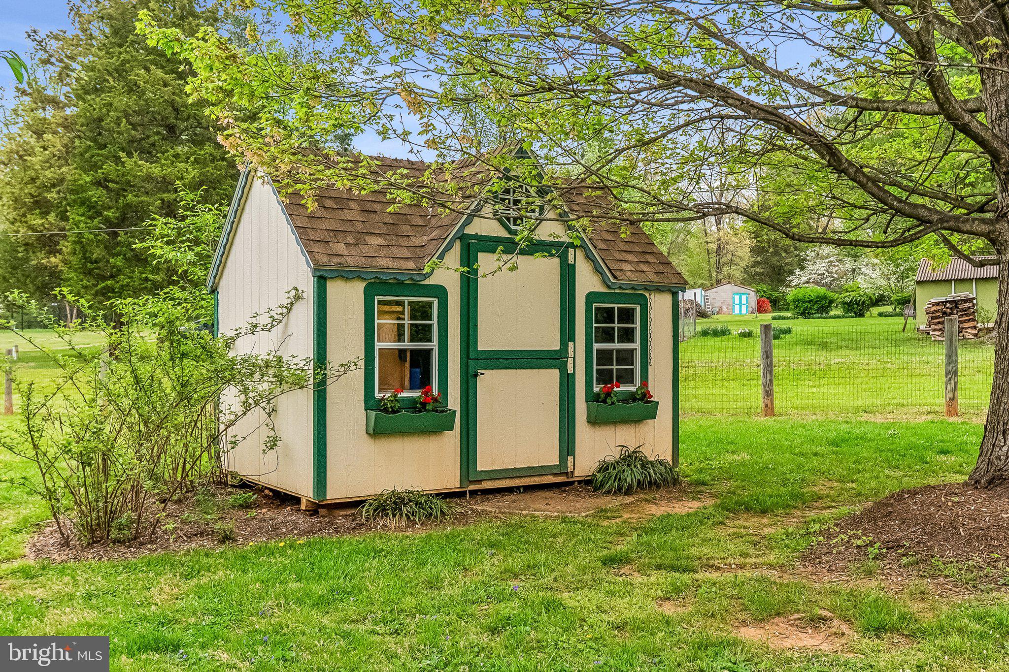 MACRIDGE ESTATES - Residential