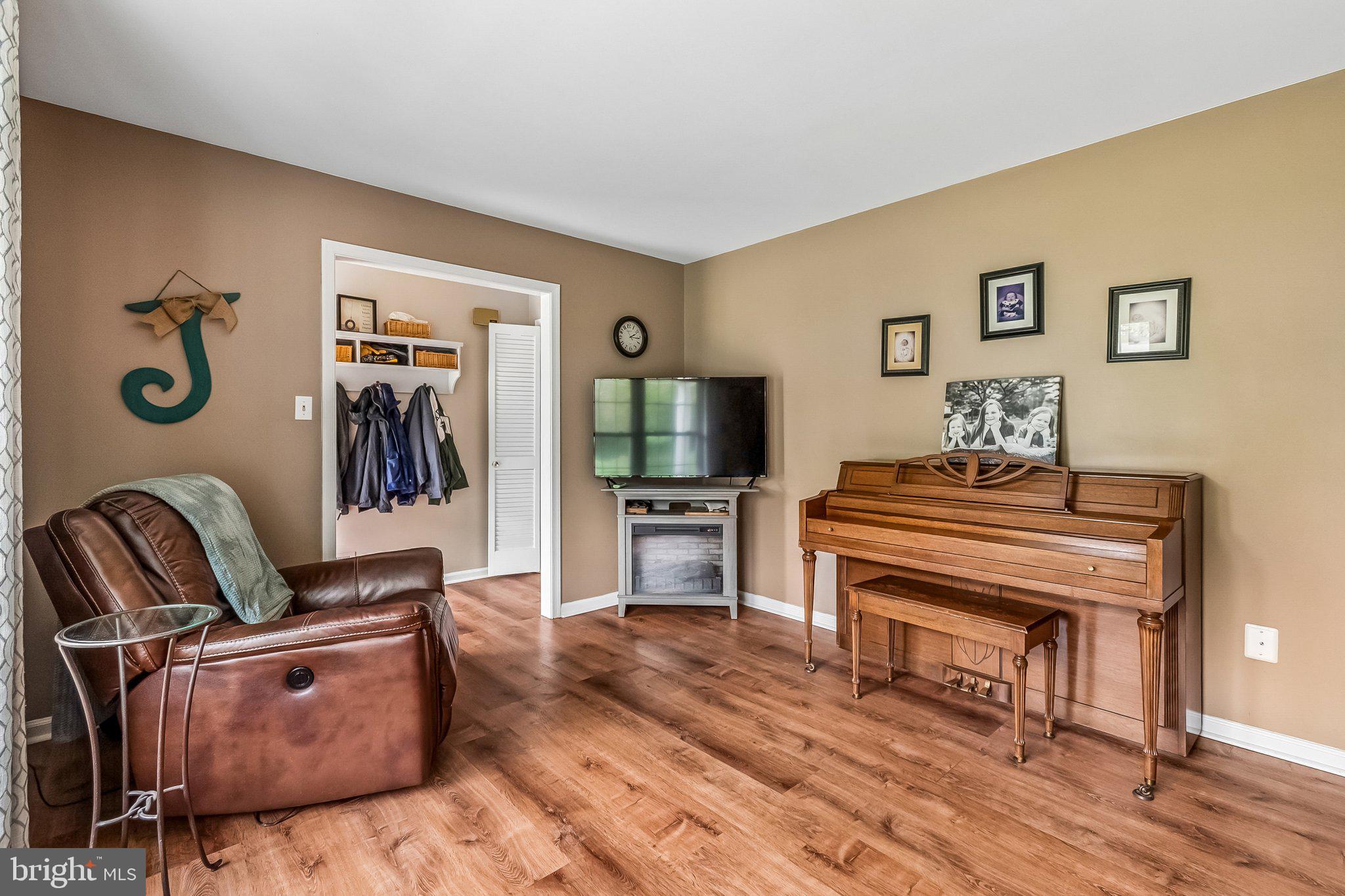 MACRIDGE ESTATES - Residential