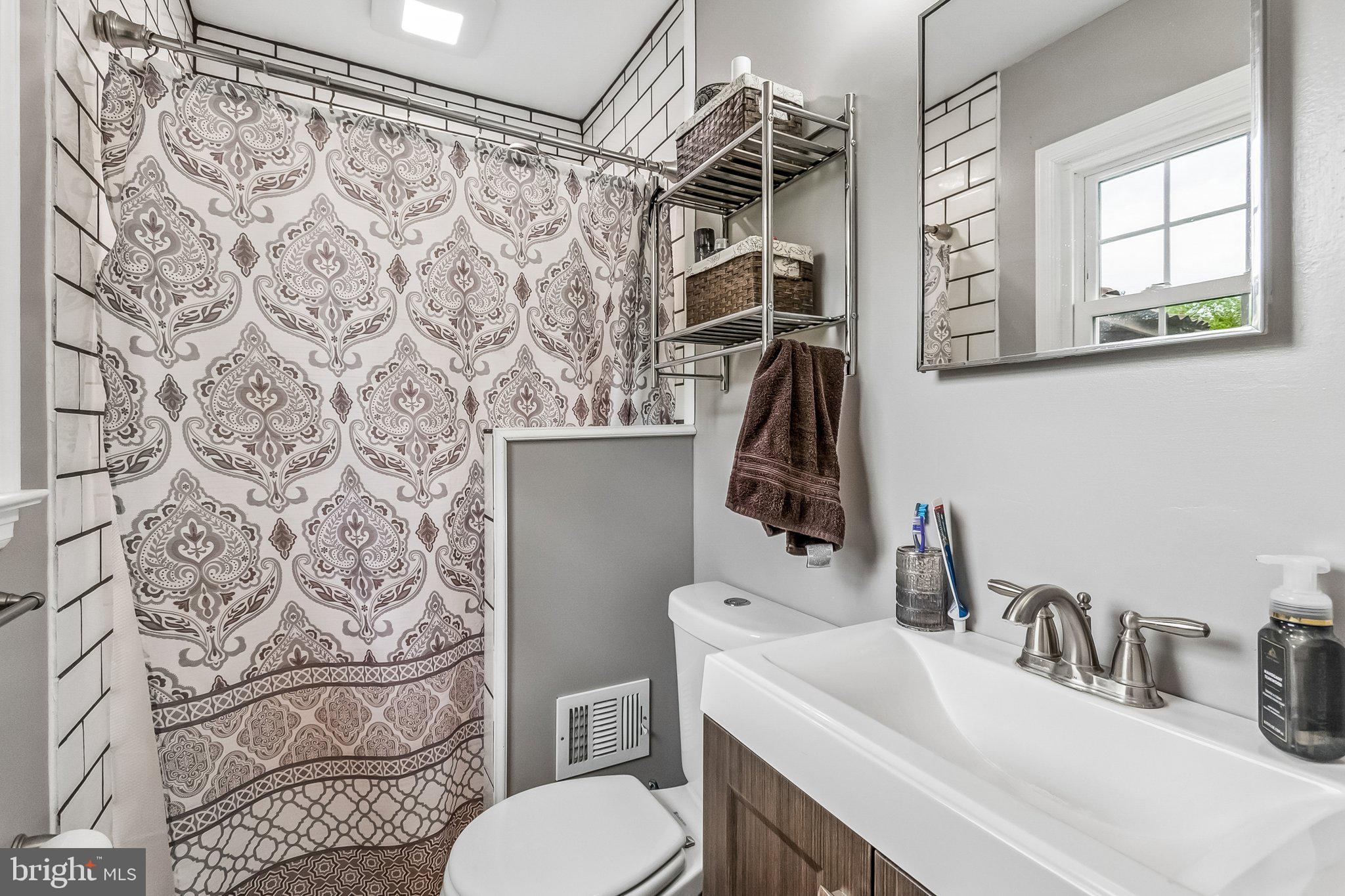 MACRIDGE ESTATES - Residential