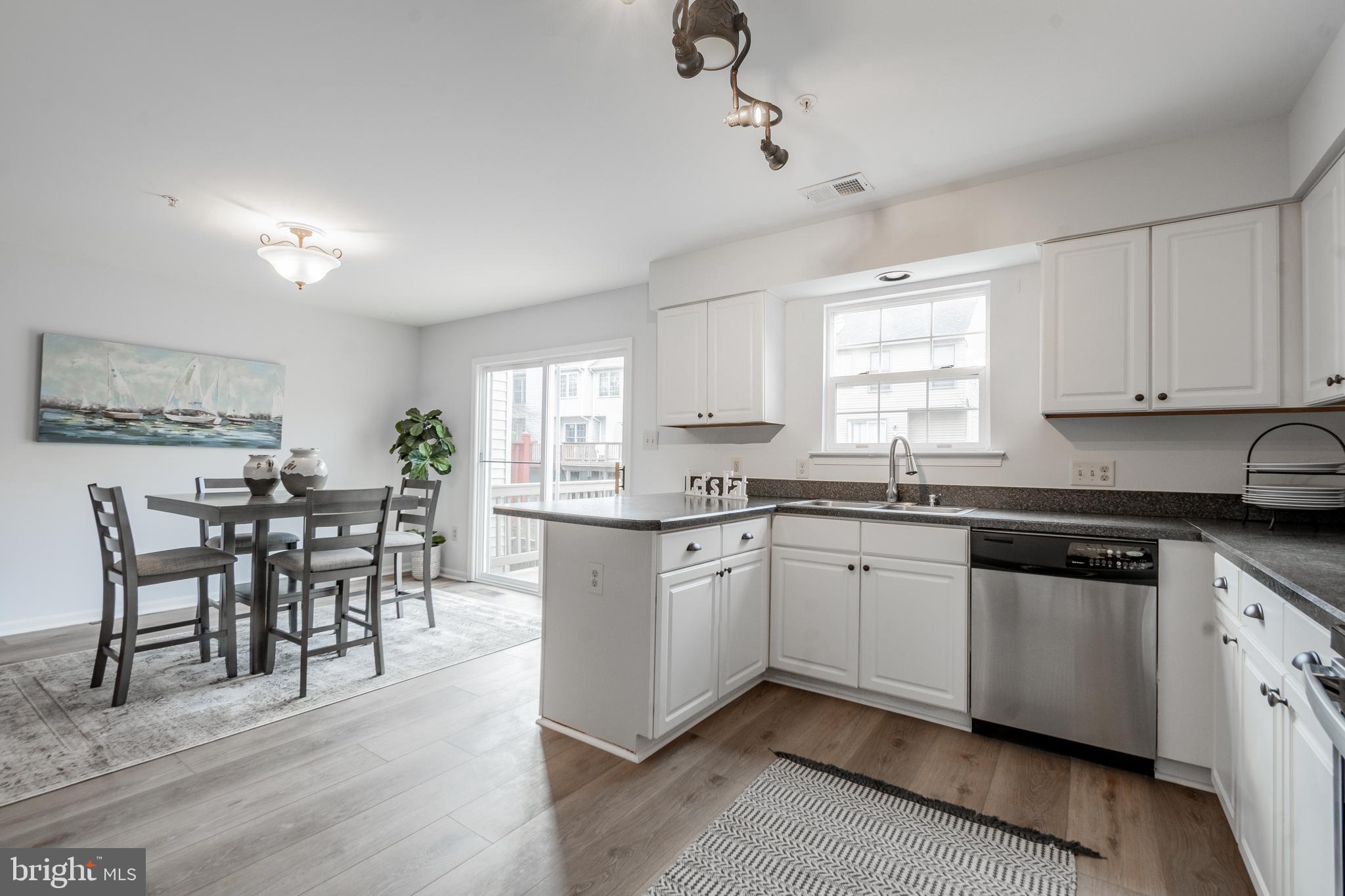 RUSSETT - Residential