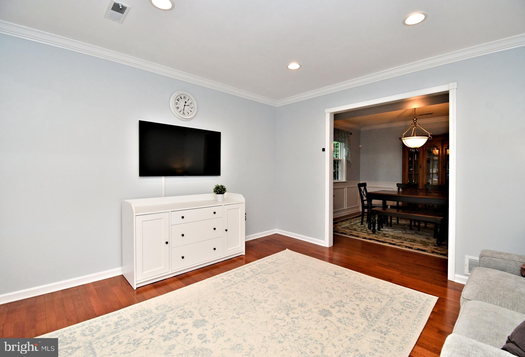 425 OAK DRIVE