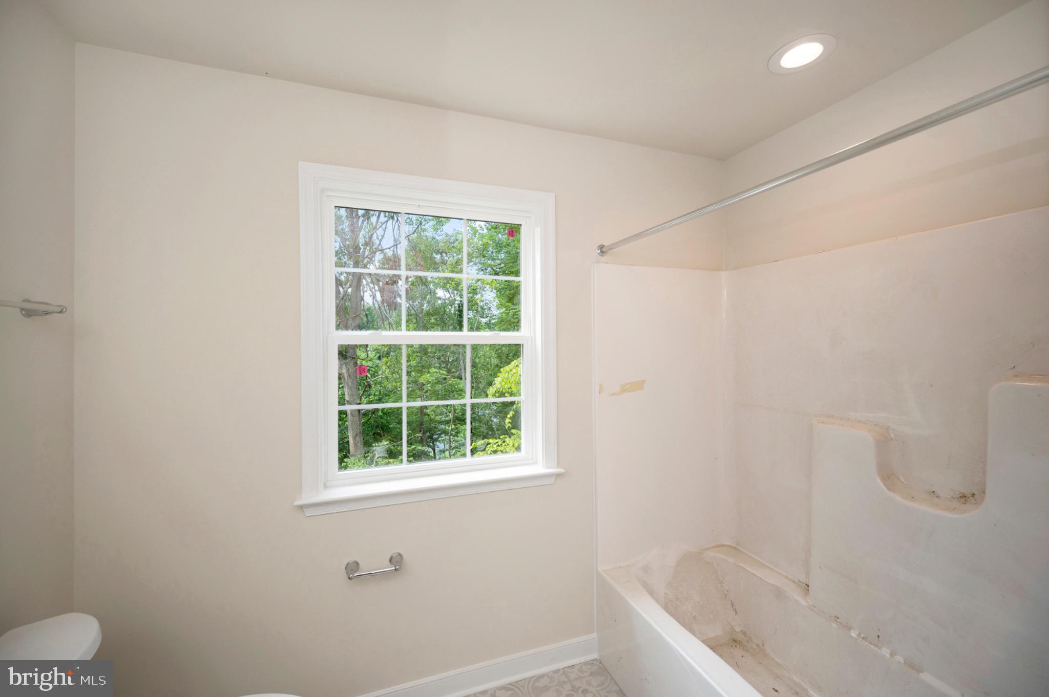 PRESIDNTIAL LAKE - Residential