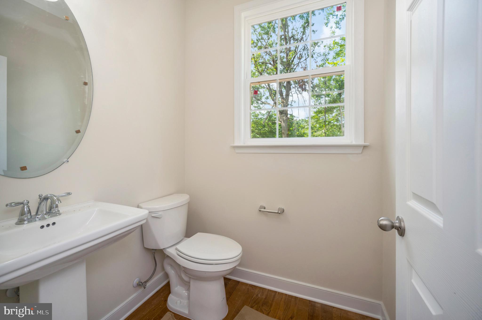 PRESIDNTIAL LAKE - Residential