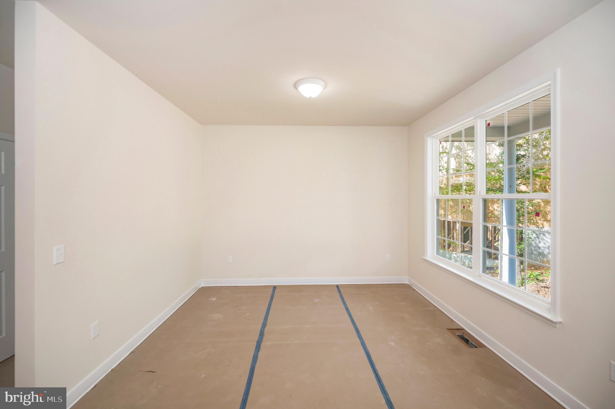 PRESIDNTIAL LAKE - Residential