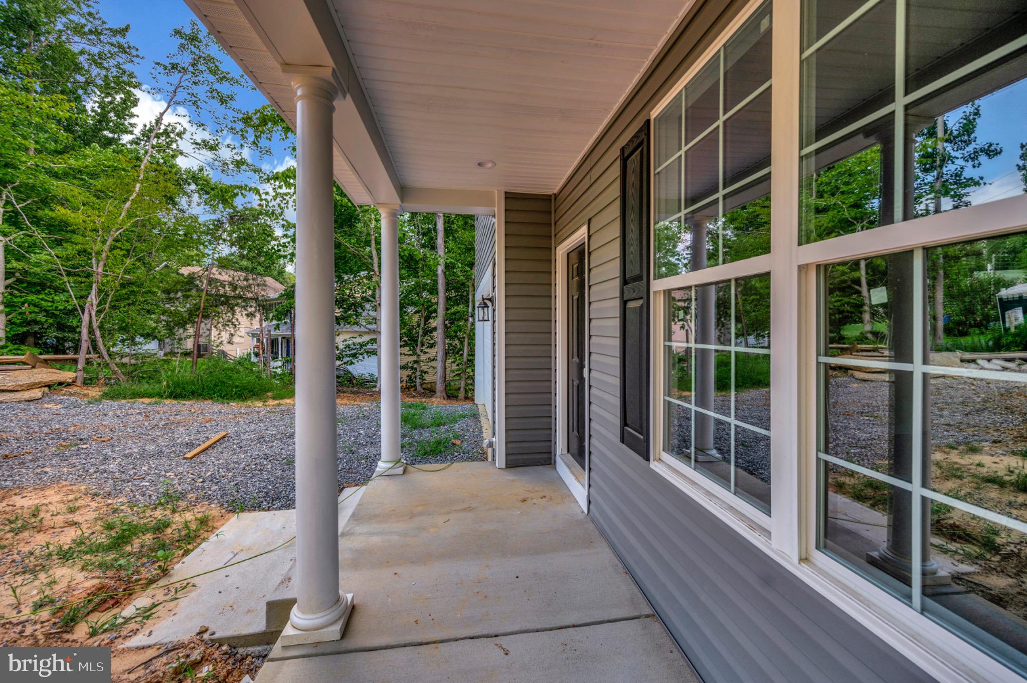 PRESIDNTIAL LAKE - Residential