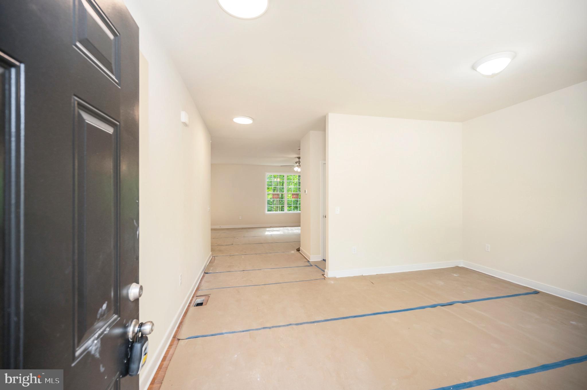 PRESIDNTIAL LAKE - Residential