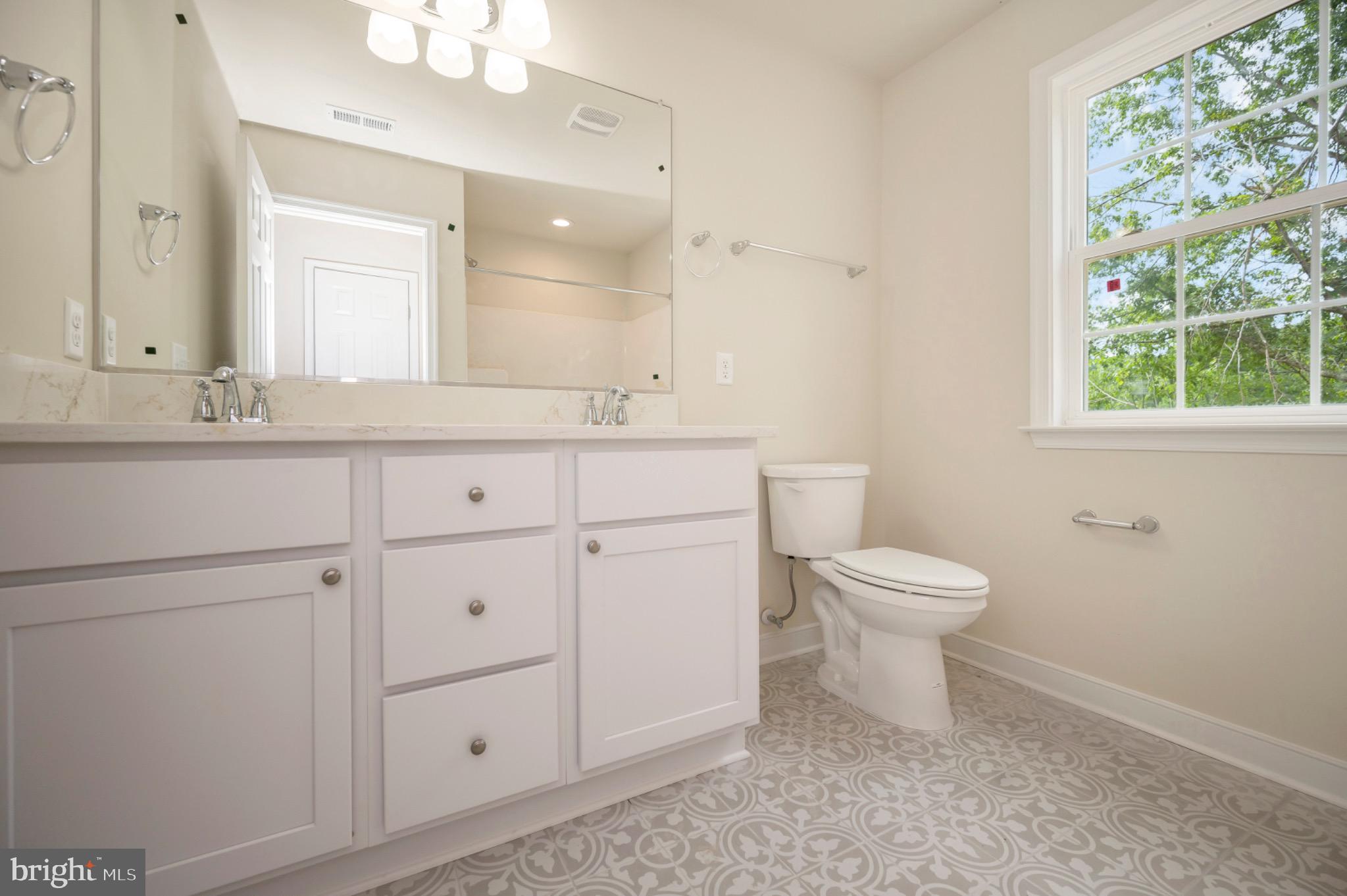 PRESIDNTIAL LAKE - Residential