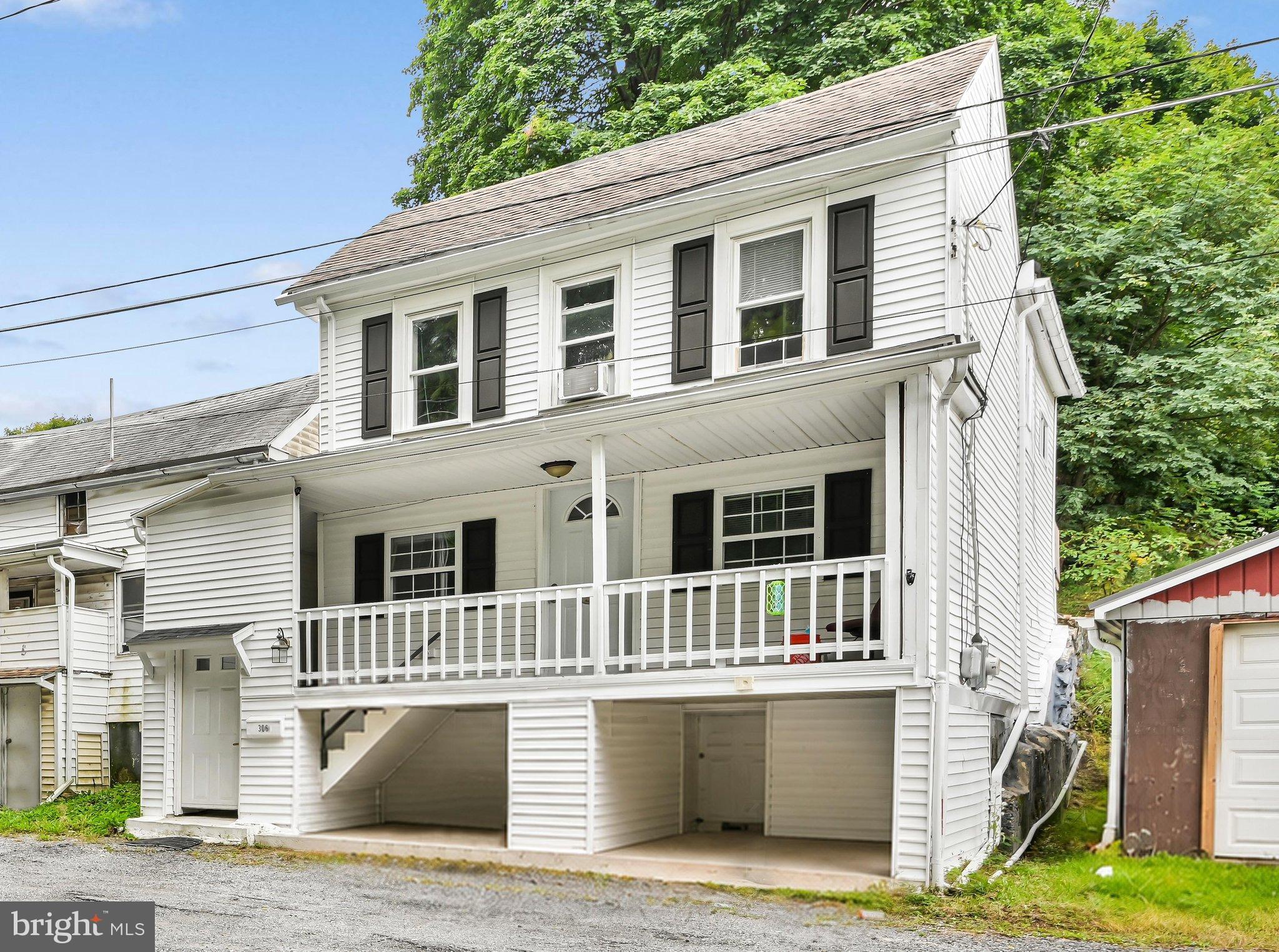 306 E ELM STREET