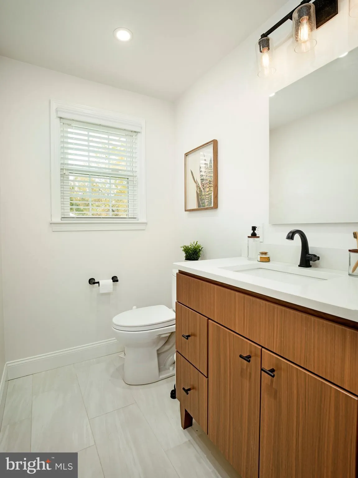 Wayne, Pennsylvania 19087, United States, 4 Bedrooms Bedrooms, ,3 BathroomsBathrooms,Residential,Active,240453