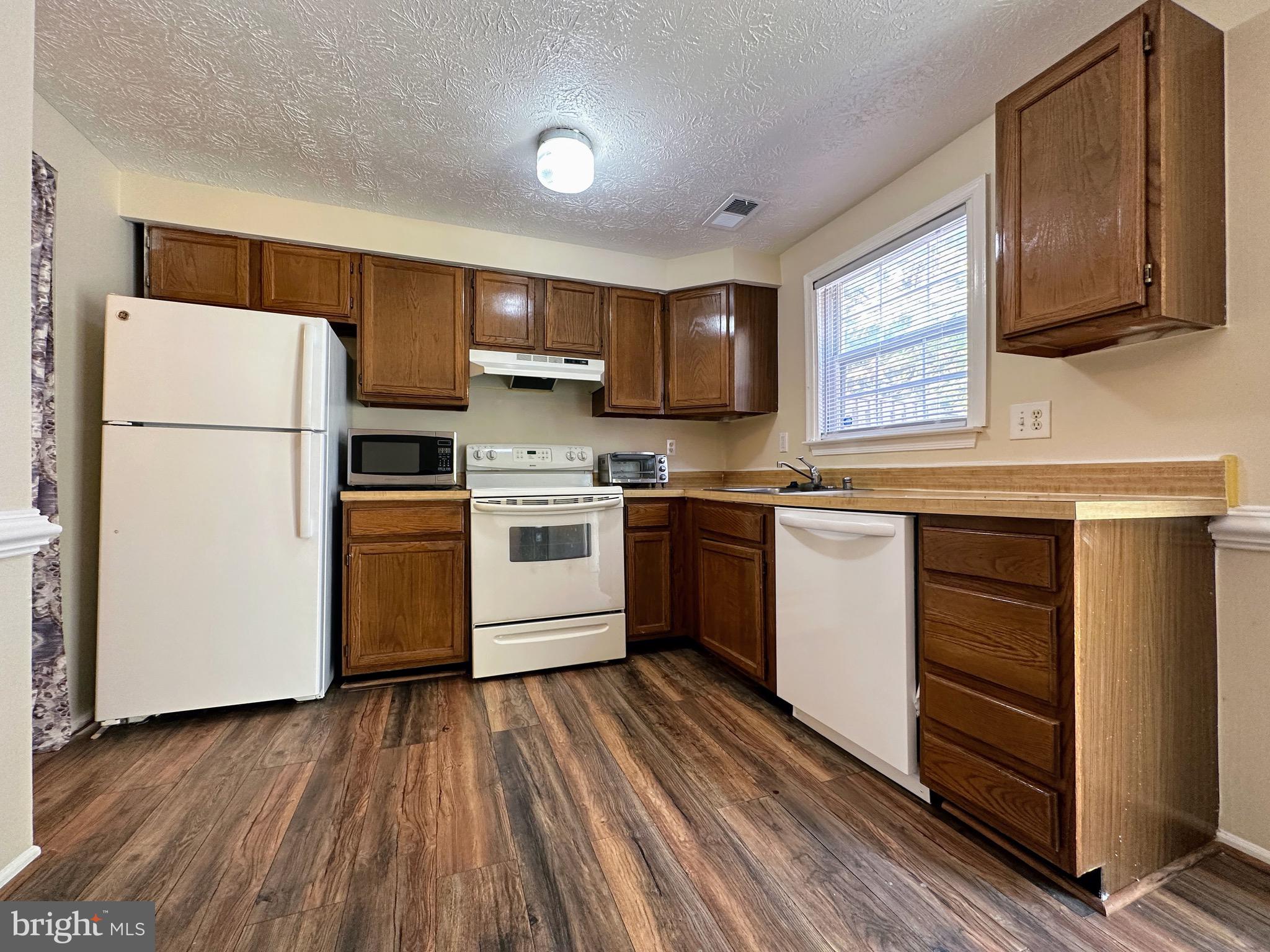 RIDGEVIEW ESTATES - Residential