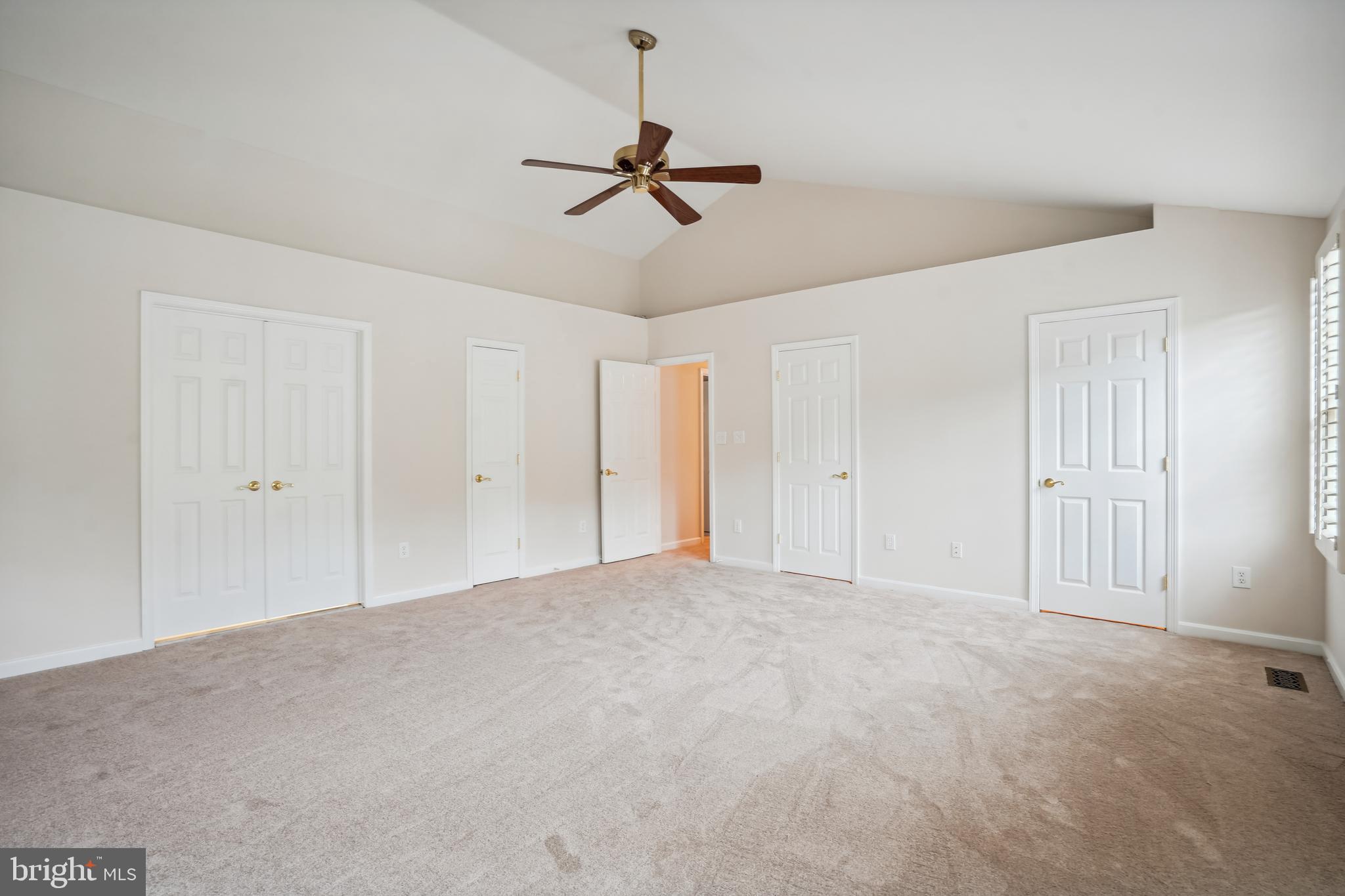 CROSSPOINTE - Residential