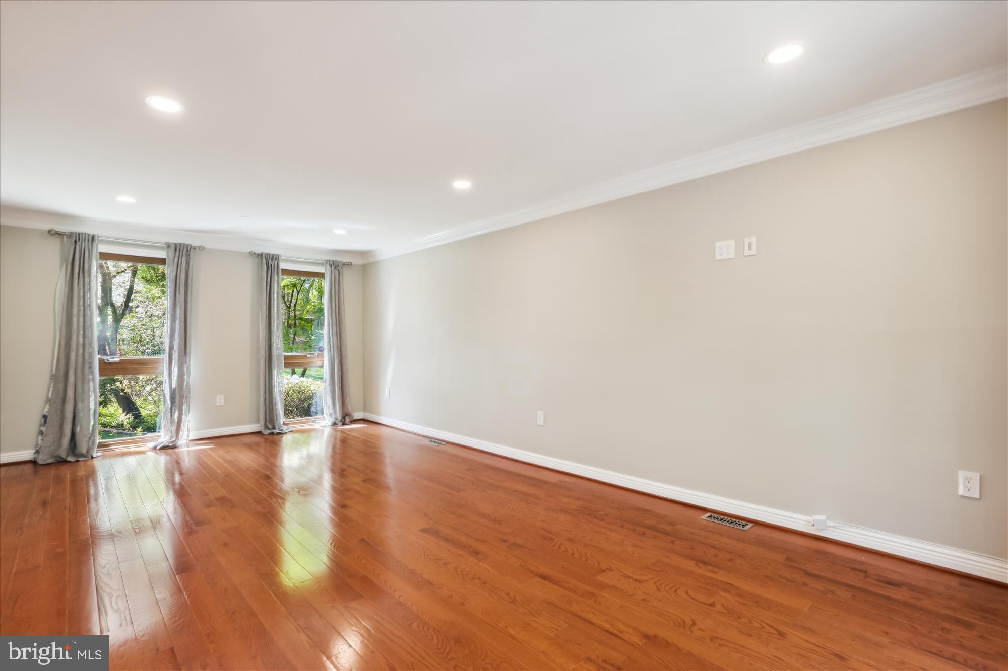 FOX MILL WOODS - Residential