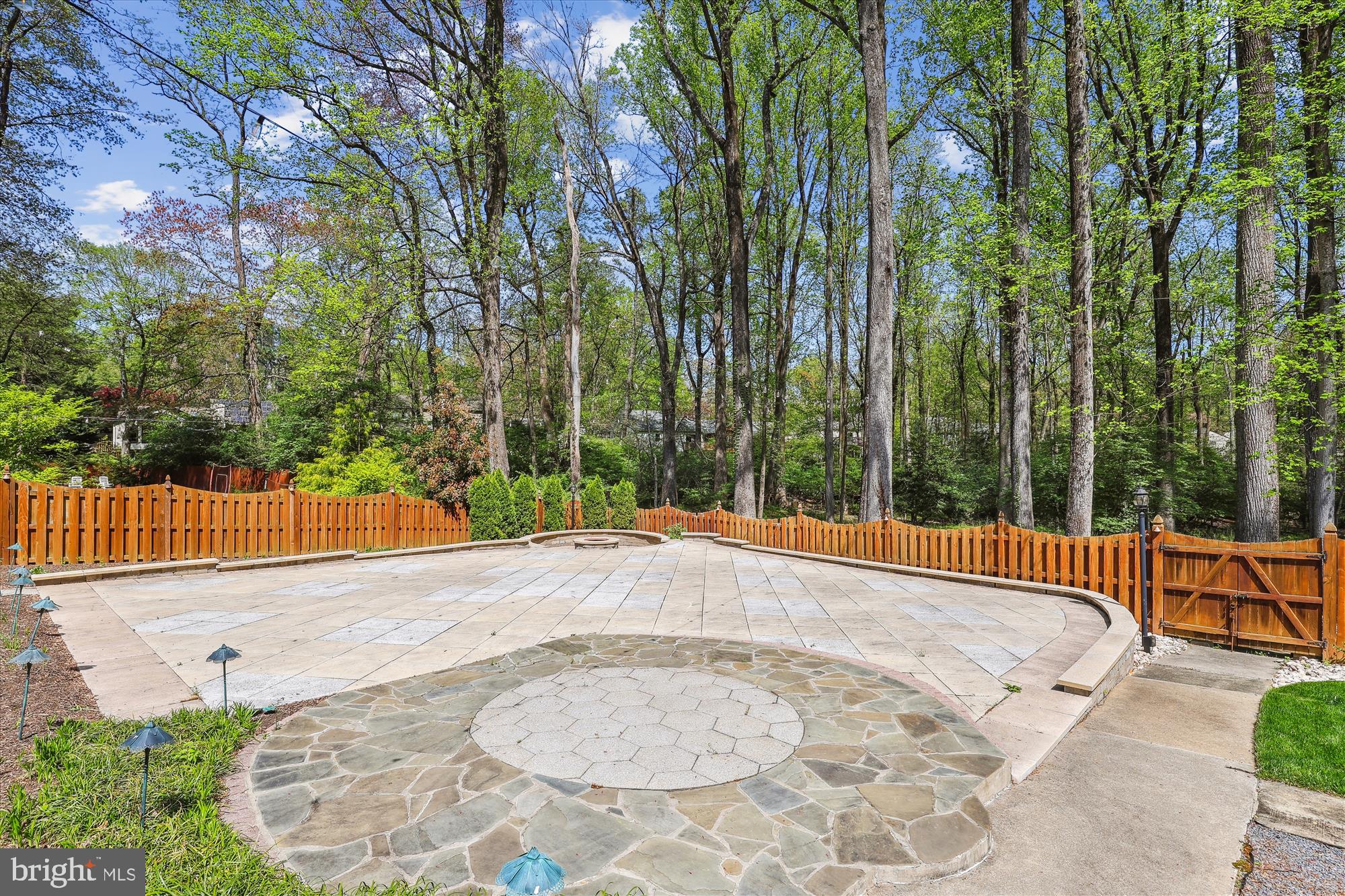 FOX MILL WOODS - Residential