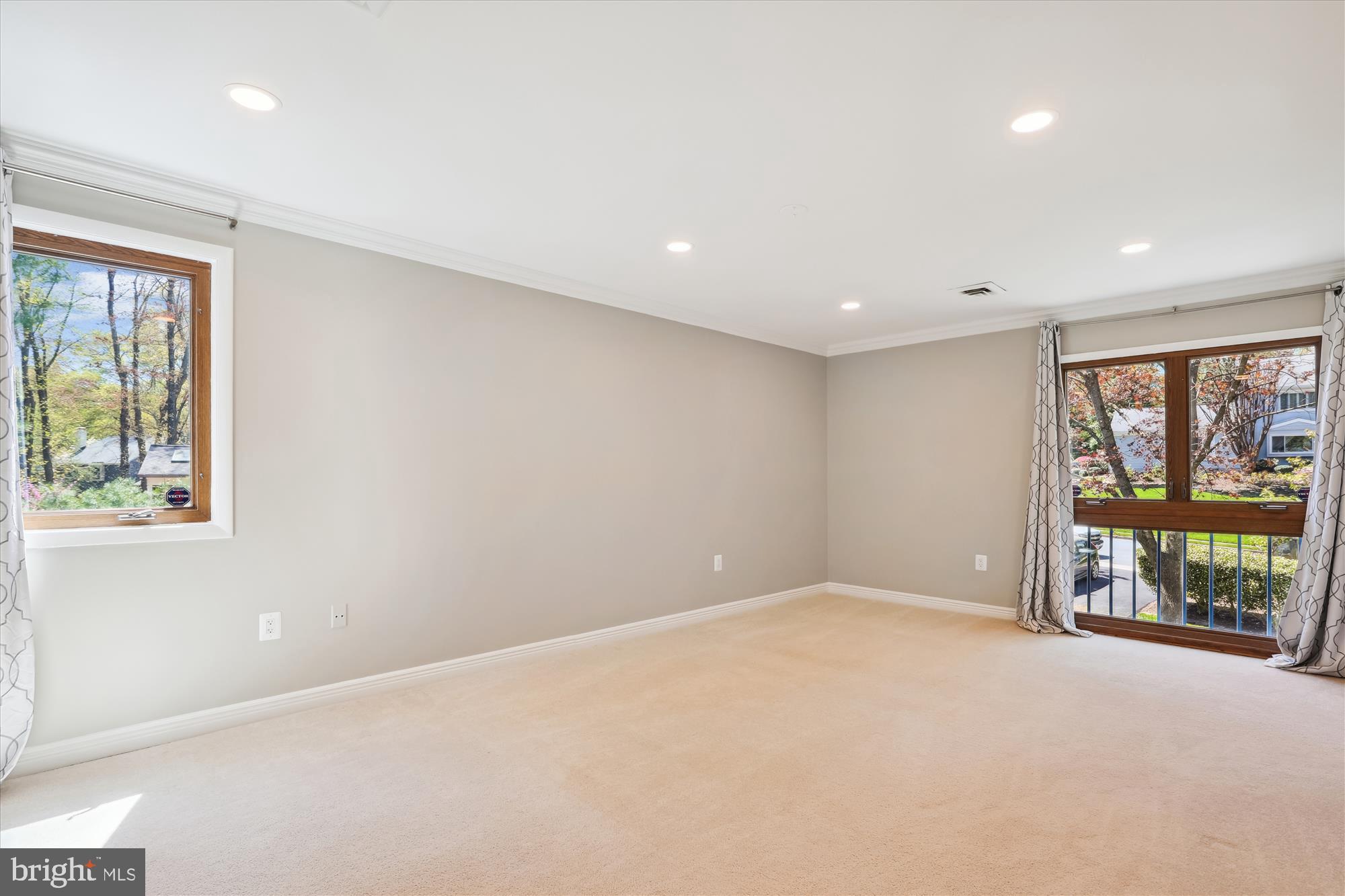 FOX MILL WOODS - Residential