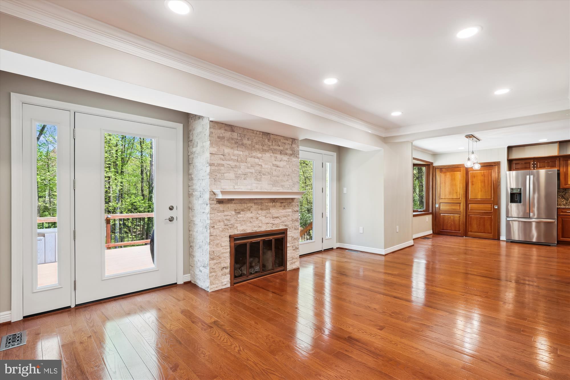 FOX MILL WOODS - Residential