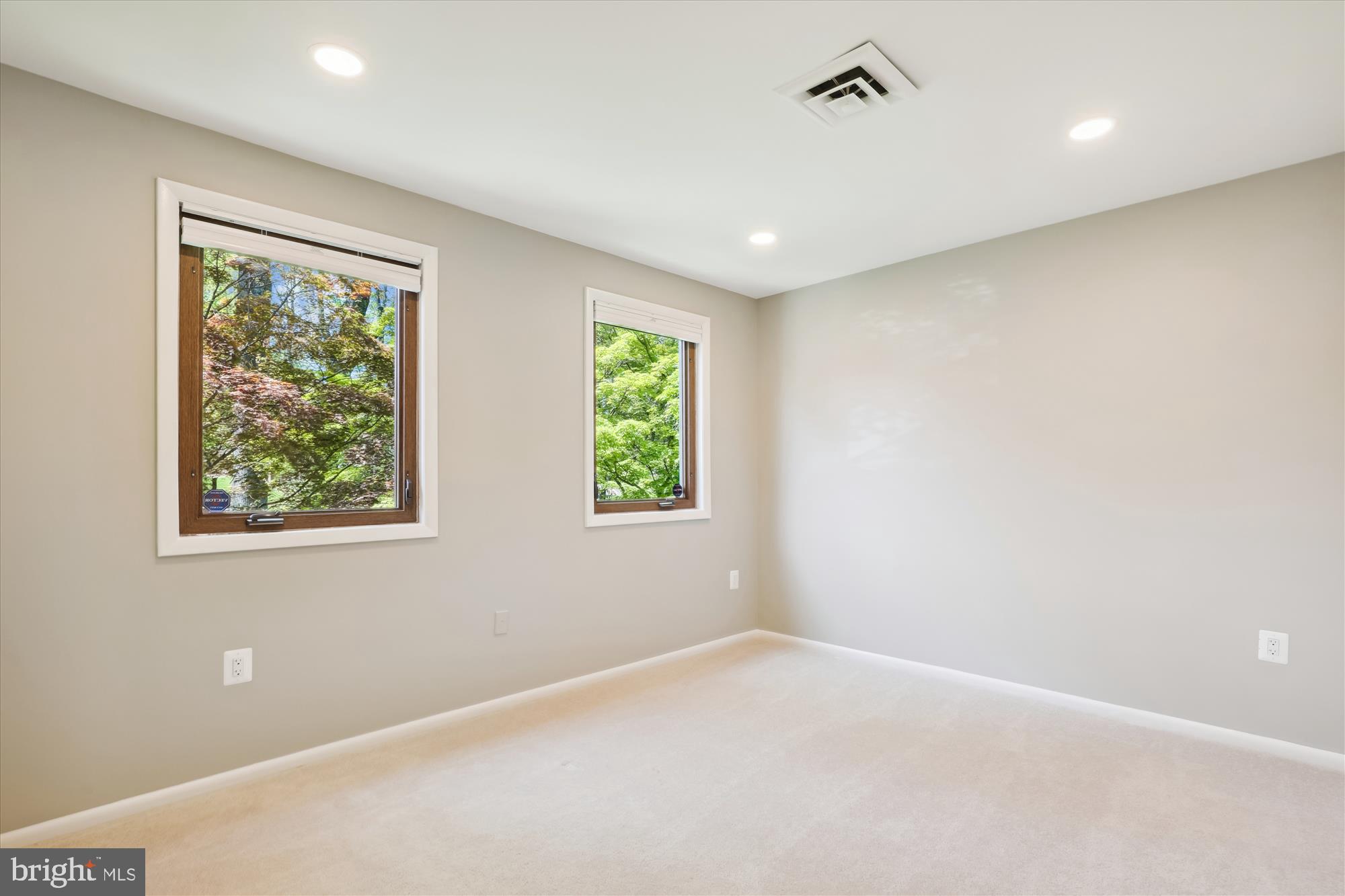 FOX MILL WOODS - Residential