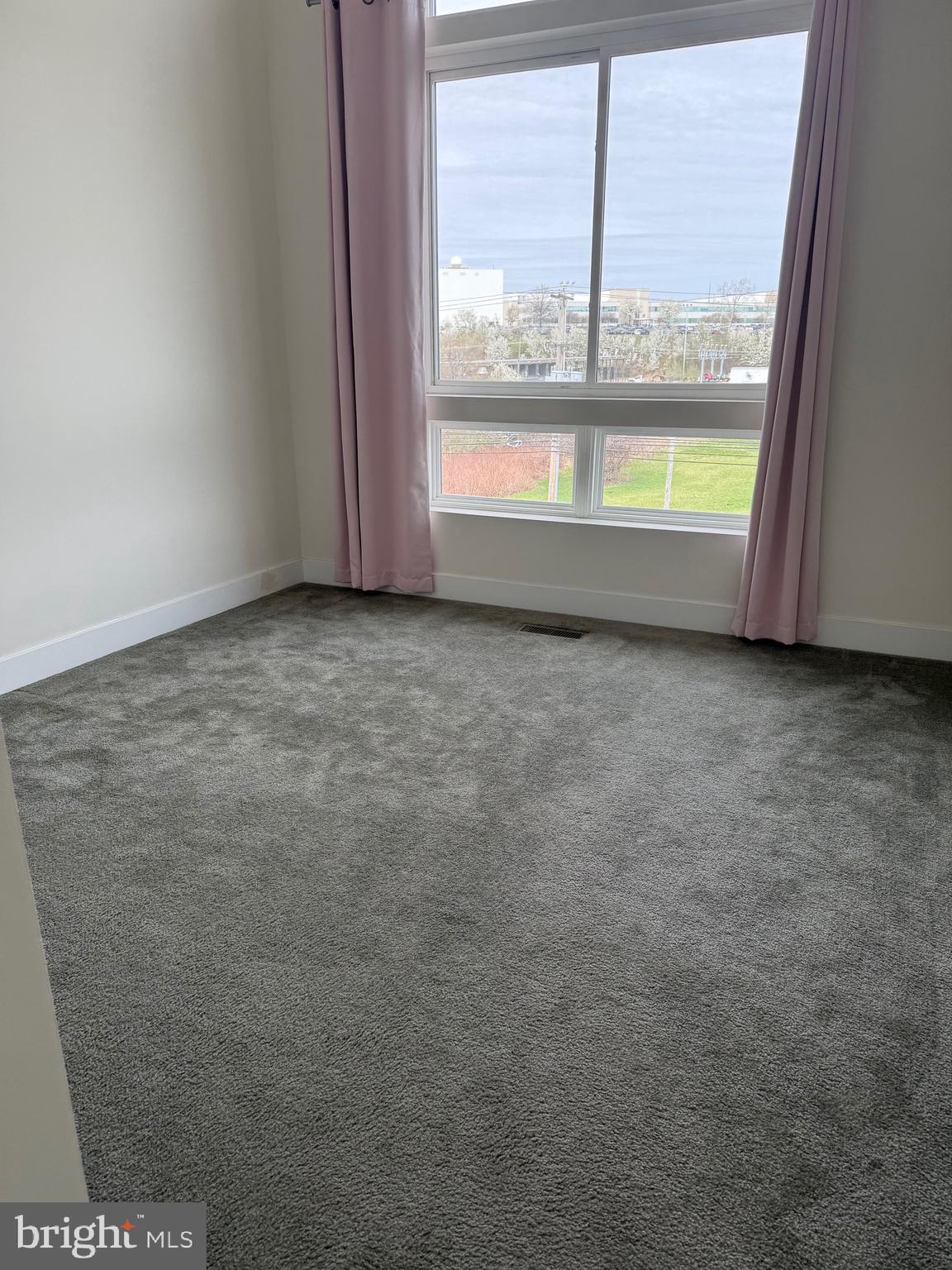 BROWNSTONES AT VF - Residential Lease