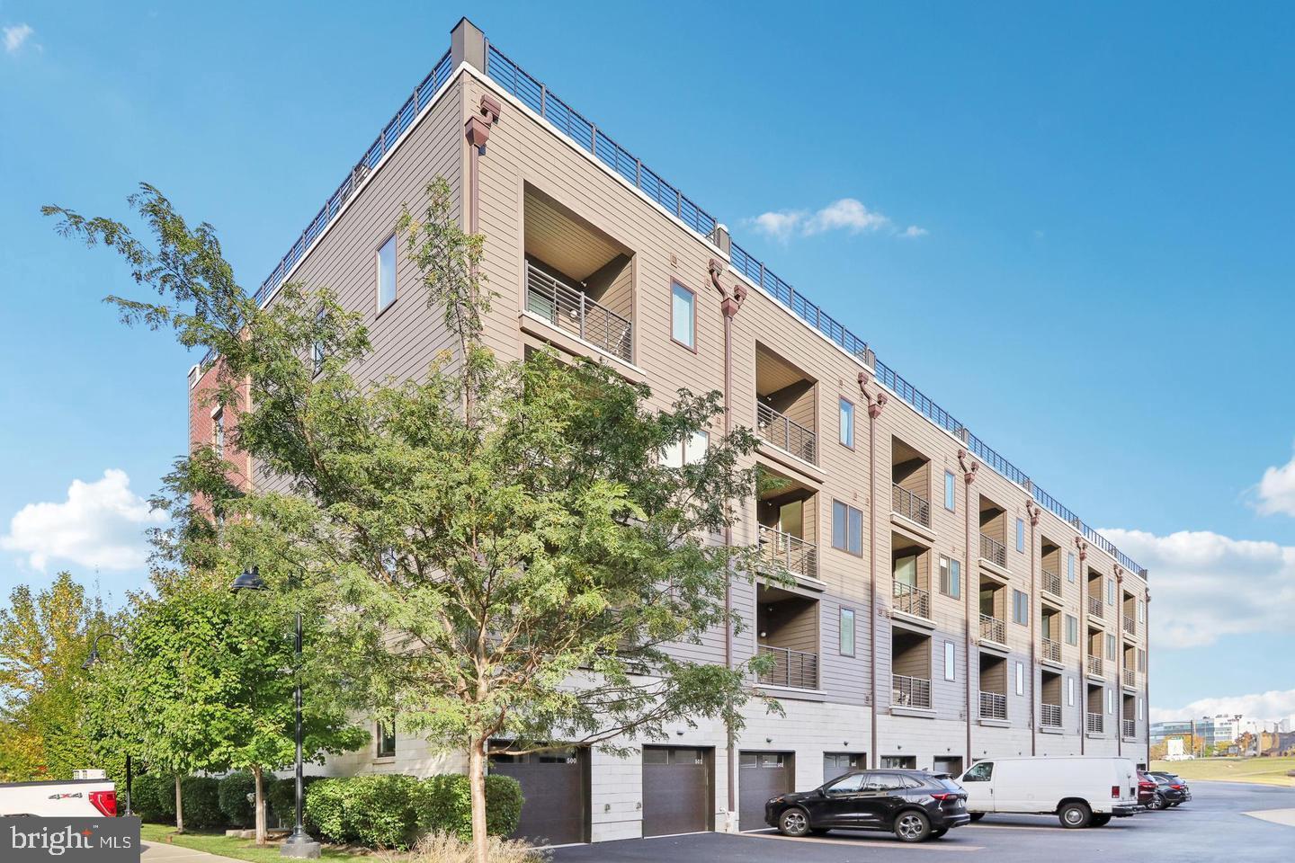 BROWNSTONES AT VF - Residential Lease