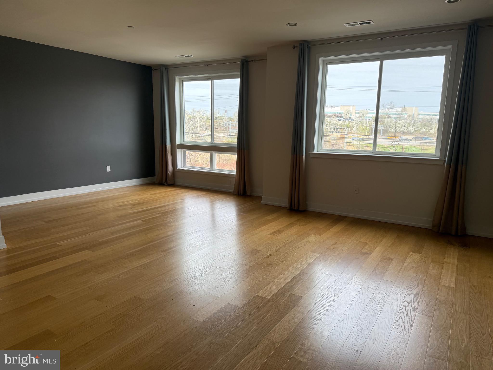 BROWNSTONES AT VF - Residential Lease