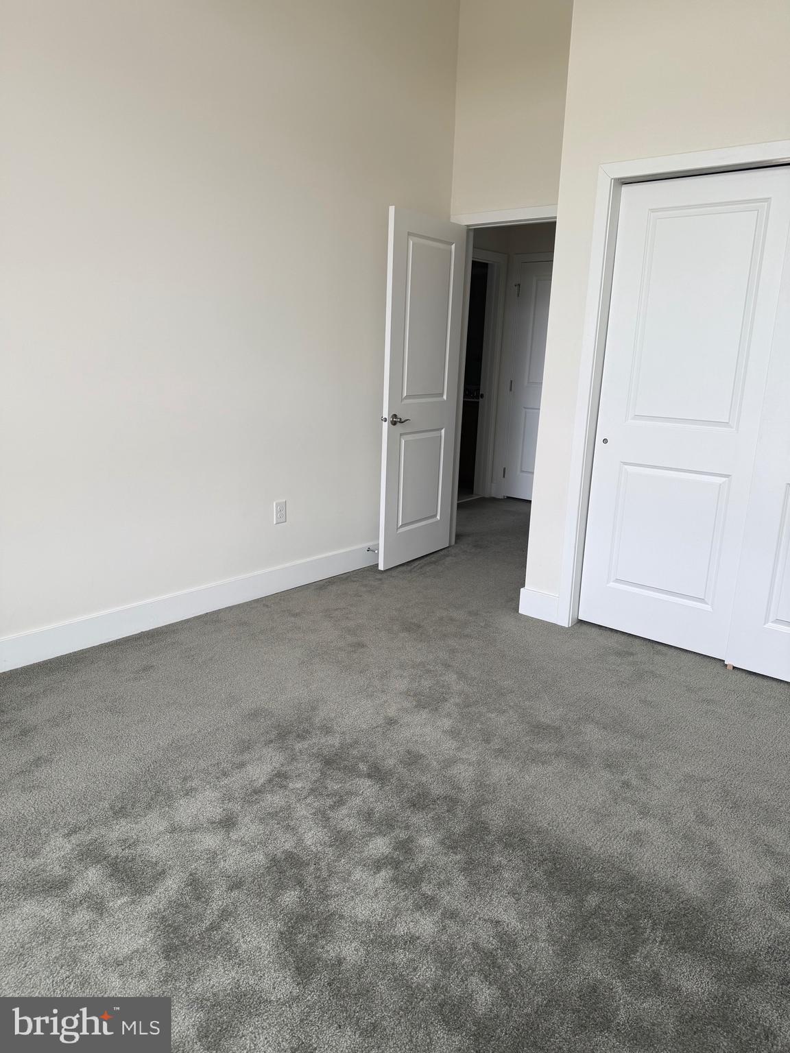 BROWNSTONES AT VF - Residential Lease