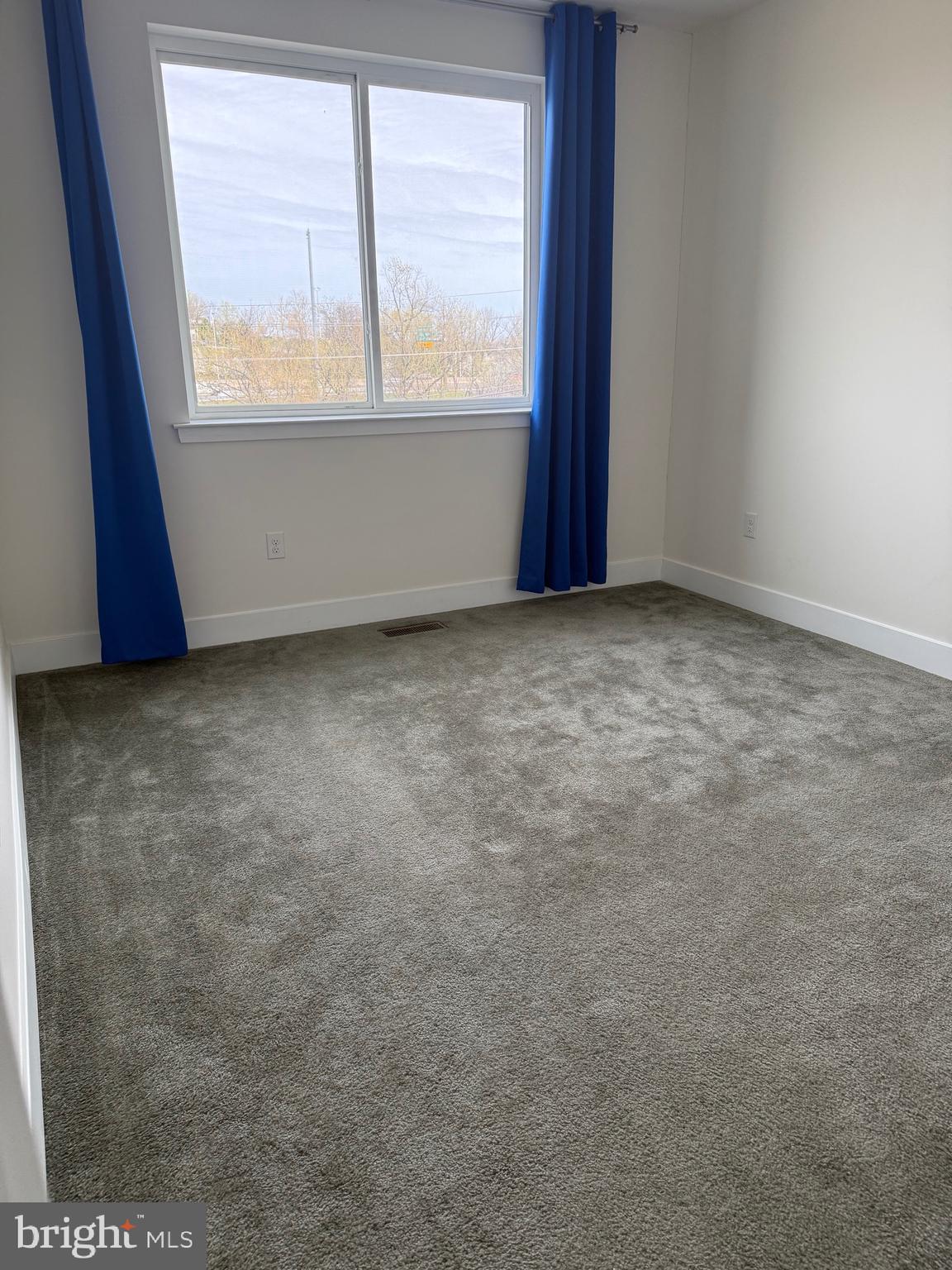 BROWNSTONES AT VF - Residential Lease