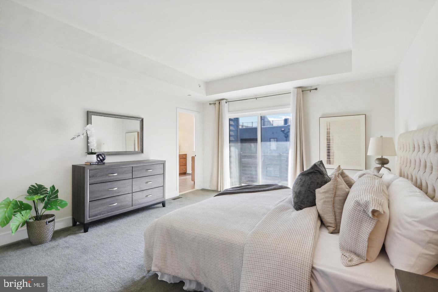 BROWNSTONES AT VF - Residential Lease