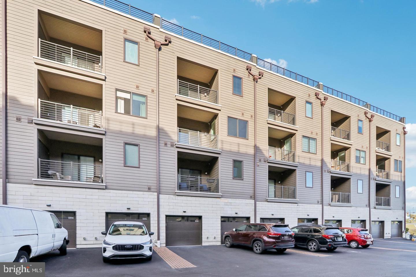 BROWNSTONES AT VF - Residential Lease