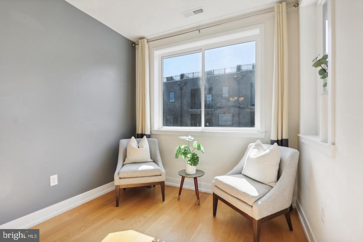 BROWNSTONES AT VF - Residential Lease